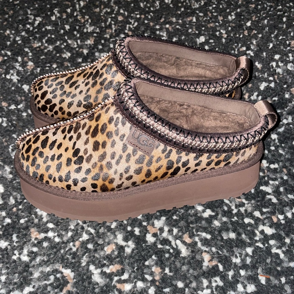 Ugg Platform Tazz Caspian Leopard Print - image 2
